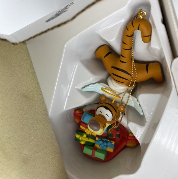 Tigger Grolier President's Christmas Magic Disney Ornament with Box - Picture 2 of 2